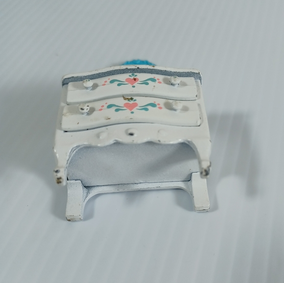 Vintage 1980 Dresser w/Mirror  high Mattel Doll House Furniture Hong Kong 3in - Picture 2 of 10